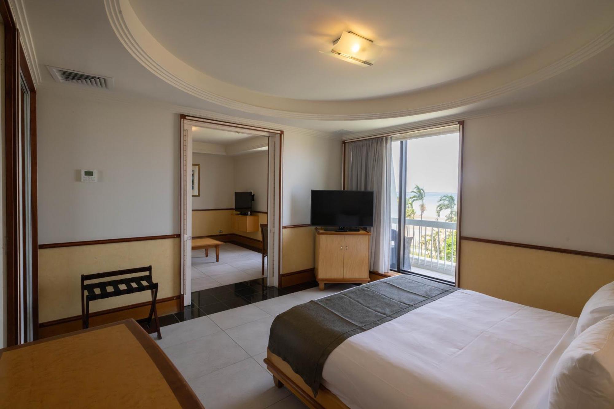 Mindil Beach Casino Resort Дарвин Экстерьер фото A bedroom at the hotel