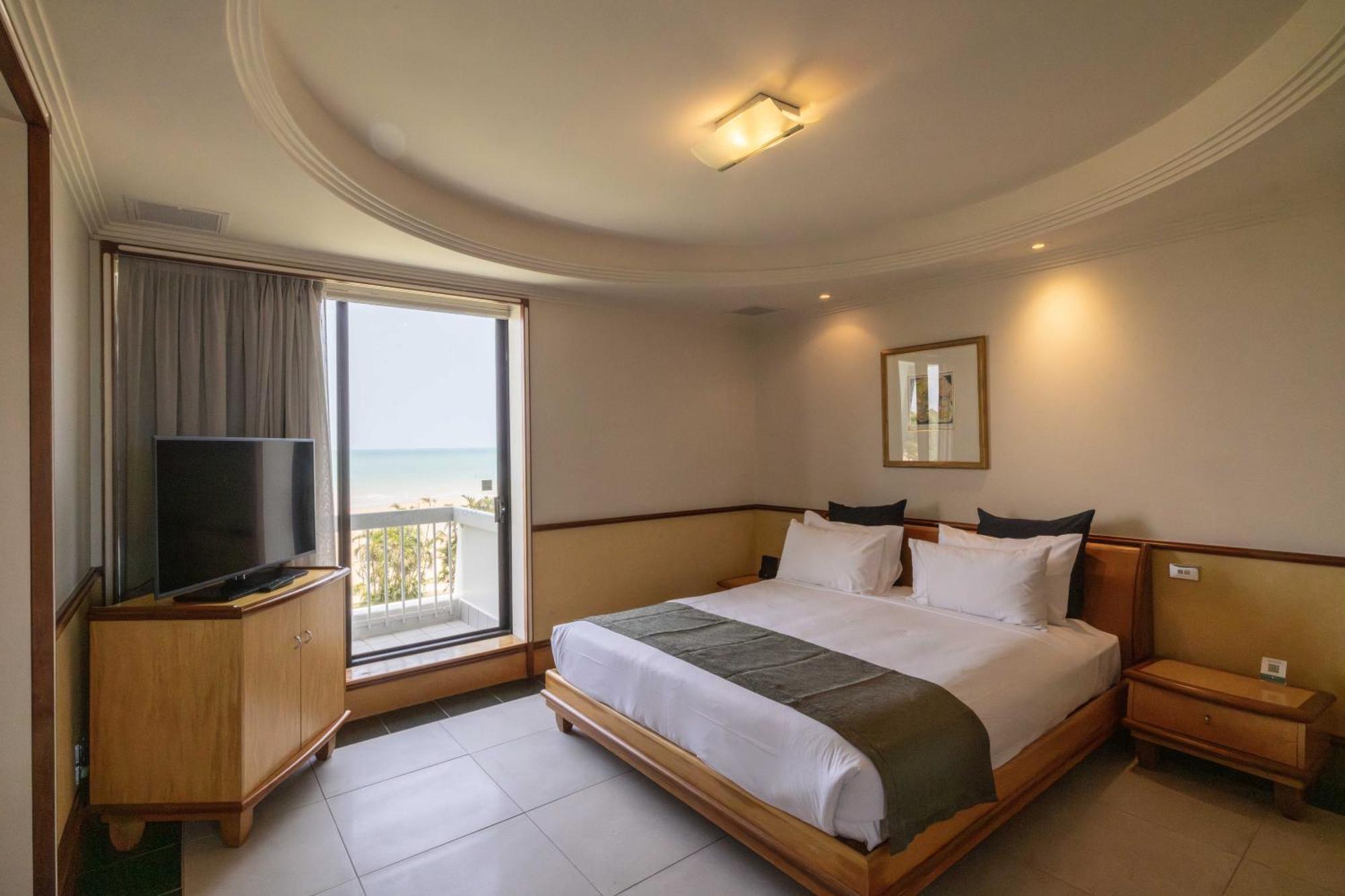 Mindil Beach Casino Resort Дарвин Экстерьер фото A bedroom at the hotel